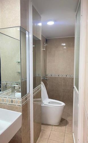 Ngộp Bank ! Nhà MT 5x30m, Cách Ngã Tư Hòa Lân 2 phút - 2