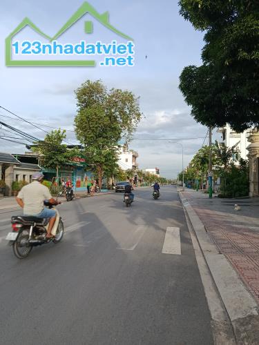 Ngộp Bank ! Nhà MT 5x30m, Cách Ngã Tư Hòa Lân 2 phút - 1
