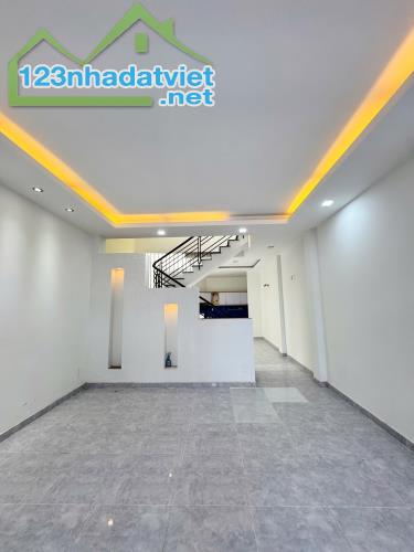 Chỉ 27 Tỷ Sở Hữu Nhà 1 Trệt 2 Lầu MT Đường Số 3 Ngay Chợ Đo Đạc,Q2 DT:96m2(4,8mx20m) - 1