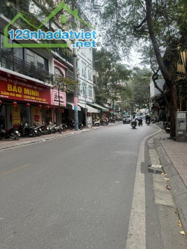 Bán Nhà Mặt Phố Hàng Than-Lô Góc 37/40m, 3 Tầng, MT 5m 31.5 Tỷ, Vỉa hè rộng - 1
