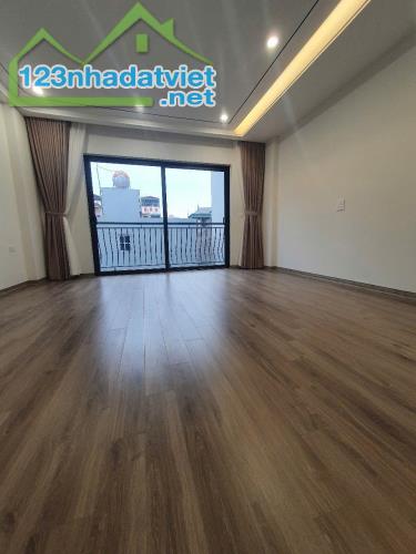 Bán nhà sos Thạch Bàn Long Biên 42m² cả sổ - 2