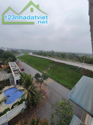 Bán Nhà Phố Long Biên Chính Chủ Lô góc Thang máy nhập Nội thất xịn giá chỉ 44,x tỷ