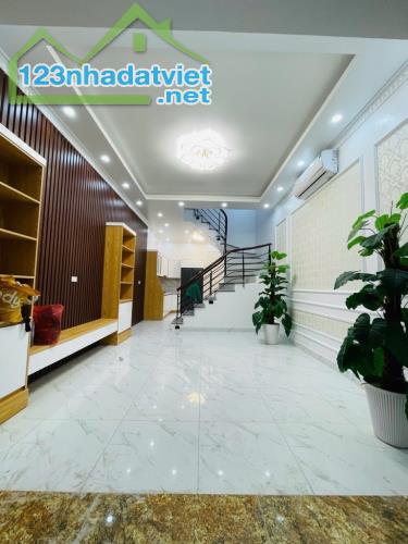 NHÀ KIM NGƯU XÂY MỚI - ĐẸP FULL NỘI THẤT, 42M2 - GIÁ : 6 TỶ NHỈNH - 2