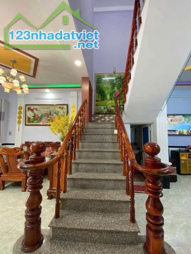 BÁN NHÀ VỊ TRÍ TRUNG TÂM HÓC MÔN ĐƯỜNG NHỰA 8M DT;90M VỚI GIÁ 4 TỶ 450 TRIỆU - 2