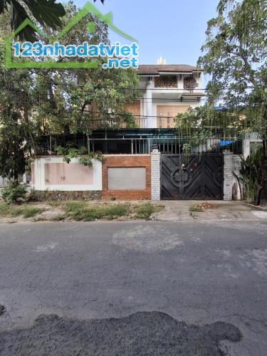 Giảm sâu 3.3 tỷ Villa L.Góc 3 tầng Đường số 1 TD, 230m2, 12x20m, chỉ 2x tỷ - 4