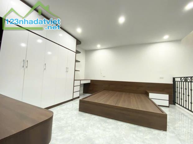 Bán Nhà 35 Ngõ 24 Phố Linh Quang – Văn Chương, Nhà Đẹp, Gần Hồ DT: 33m/4 Tầng/4.8 Tỷ - 5