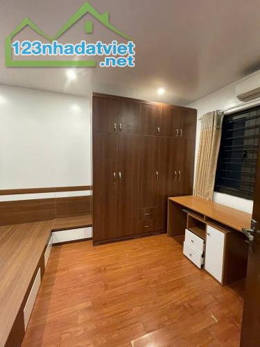 phố thanh am hơn 10 tỷ có nhà 5 tầng 61 m2 thang máy -oto đỗ trong nhà - 2