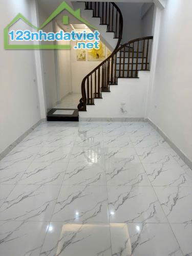 HOA KHÔI KIM GIANG DÂN XÂY MỚI KOONG CẠNH ĐH THĂNG LONG 36M2*5T CHỈ 6.8 TỶ.