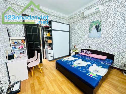 Bán nhà Dịch Vọng Hậu – 52m2 – MT5,2m – 5 Tầng – Giá 12,9 tỷ . - 1