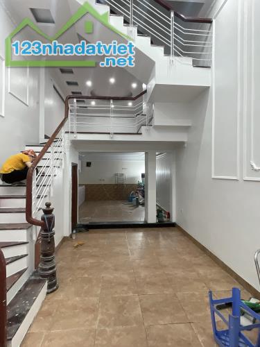 Thái Hà, Ngõ oto, Gần phố, Nhà đẹp ở ngay, Gara. 50m2 x 4t, MT 4.5m. Giá 18.7 tỷ