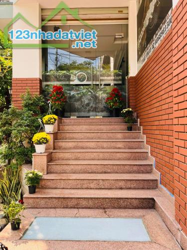 CĂN GÓC 4 TẦNG 73m2 GẦN ĐH VĂN LANG - 6 PN CHO THUÊ 50TR/THÁNG - GIÁ 16.9T