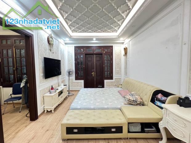 Bán BT đẹp xuất sắc gần Bộ Ngoại Giao, 38 tỷ, 143m2, 5PN, 5WC - 2