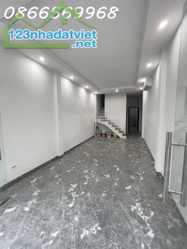 PHÂN LÔ VIP LA THÀNH, BA ĐÌNH, 51M x 5T THANG MÁY, VỈA HÈ Ô TÔ TRÁNH, GIÁ 16.2 TỶ