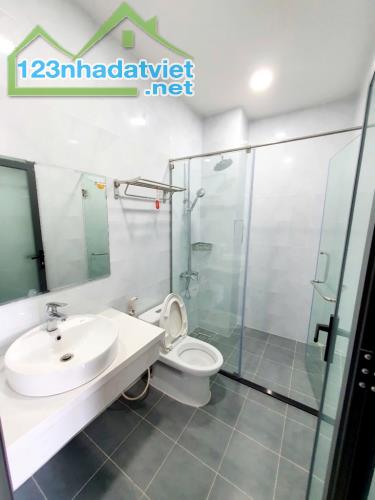 HẺM XE HƠI 6M, SÁT MẶT TIỀN TRƯỜNG SA, 5 TẦNG, 55M2, 5PN, NHỈNH 12 TỶ