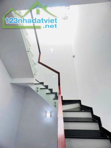 Nhà phố hiện đại, 56m², ngang rộng 5,3m, 1 trệt 2 lầu, Lê Văn Việt, gần Ngã tư Thủ Đức, gi - 2