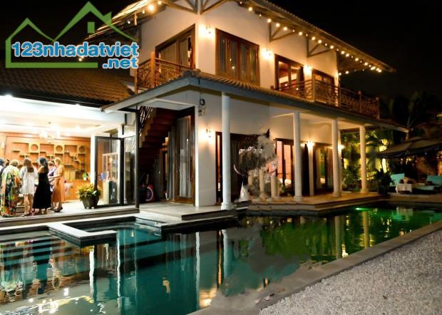 VILLA NGHỈ DƯỠNG SÂN VƯỜN HỒ BƠI, MT HẺM 8M - 2 TẦNG KIÊN CỐ, HƠN 700M2, NGANG 18M, CHỈ 57