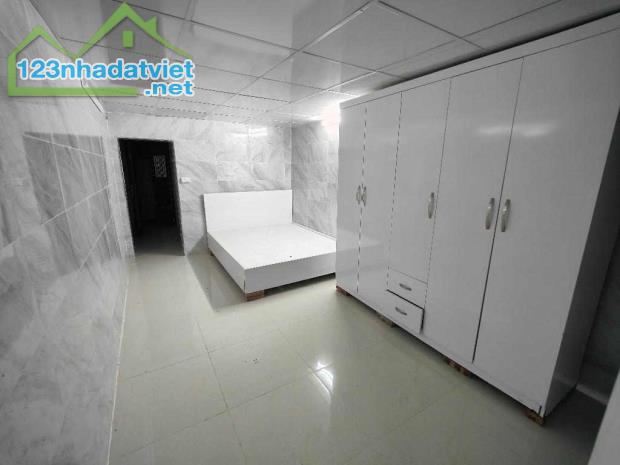 Bán Nhà Thái Thịnh, 65m2  2PN SĐCC Mặt Ngõ Thông Kinh Doanh Chỉ 3.2 Tỷ - 1