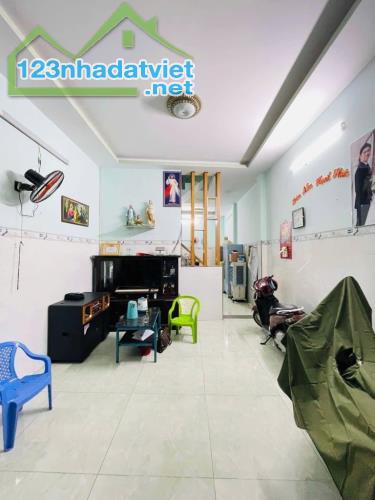 Gần Emart Phan Huy Ích, Gò Vấp 4x11m - 2 tầng hẻm 3m thông chỉ 3.999 tỷ - 2