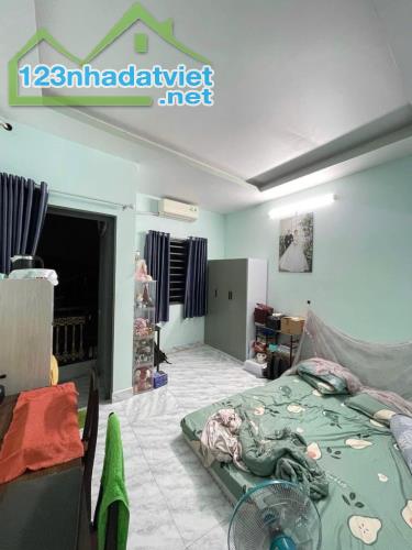 Gần Emart Phan Huy Ích, Gò Vấp 4x11m - 2 tầng hẻm 3m thông chỉ 3.999 tỷ