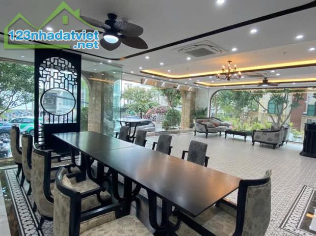Chính chủ bán toà văn phòng lô góc 3 thoáng phố Dịch Vọng Hậu Cầu Giấy 190m2x8T - 1
