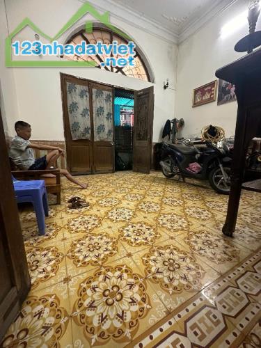 Bán đất tặng nhà Lạc Long Quân - 250m2 x MT 6.5m - Oto đỗ cửa - Vài bước ra Hồ Tây - 3