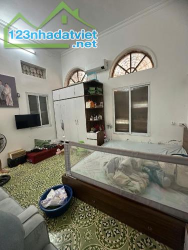 Bán đất tặng nhà Lạc Long Quân - 250m2 x MT 6.5m - Oto đỗ cửa - Vài bước ra Hồ Tây - 4