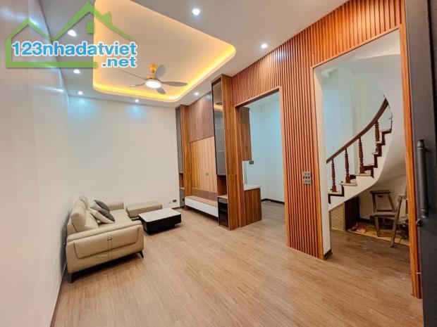 NHÀ ĐẸP,NGÕ THÔNG,10m BÃI ĐẬU Ô TÔ,TIỆN LỢI KHU KIM NGƯU