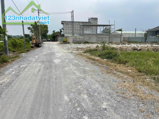3129m2 đất vườn thích hợp xây kho bãi ở xã Lương Hòa, Bến Lức giá 8,5 tỷ - 2