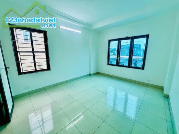 BÁN NHÀ NGUYỄN KHOÁI –SỔ ĐỎ CHÍNH CHỦ – 10 PHÚT LÊN PHỐ CỔ 44 M2 4 TẦNG, HƠN 5 TỶ