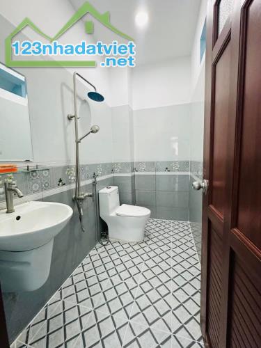 BÁN NHÀ BÌNH TÂN - HẺM XE HƠI - 100M2 - 5.5 TỶ - 2