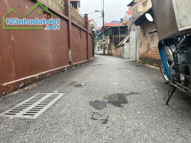 Chủ cần bán gấp lô đất đẹp 170m Tân Quang, ô tô vào, sát vin 3: 0828218468