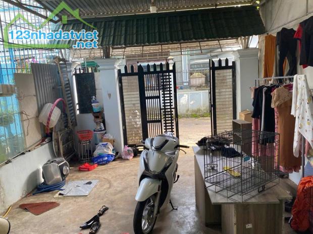 Bán gấp nhà C4 580tr măt tiền ở Phạm Văn Cội,Củ Chi 121m2,Sổ Hồng riêng - 2