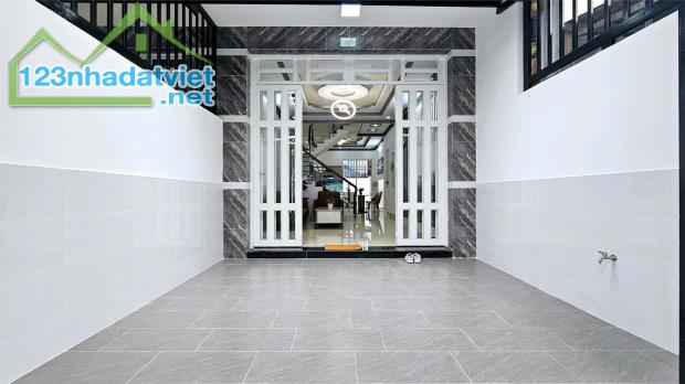 Nhà phố Huỳnh Tấn Phát, 4x20m, 4 tầng, 5.4 tỷ, cạnh Phú Mỹ Hưng