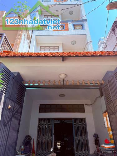HẺM NHƯ MẶT TIỀN RỘNG 10M - GẦN CẦU VƯỢT HOÀNG HOA THÁM, TÂN BÌNH,NHỈNH 11TỶ - 1