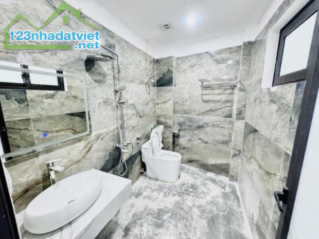 Siêu phẩm Ngã Tư Sở mặt tiền hơn 5m cực đẹp - 2