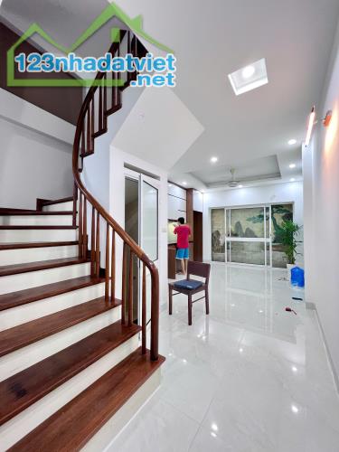 Bán nhà riêng Cự Lộc Thanh Xuân - 35m 6 tầng thang máy nhà đẹp ở ngay Roayal City - hơn 8 - 1