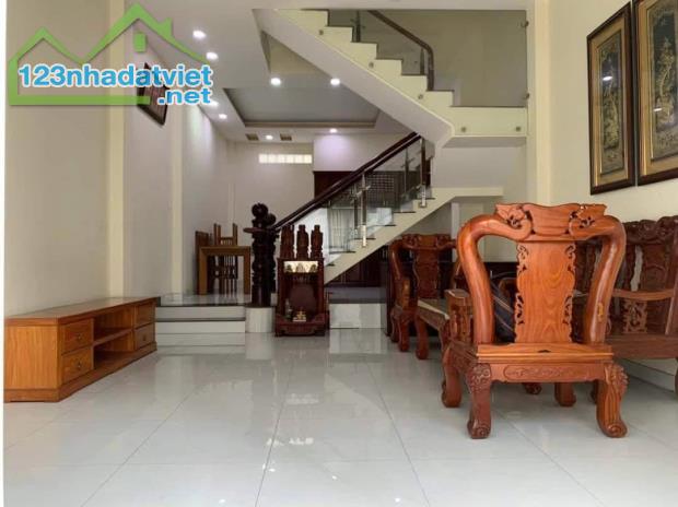 Bán nhà hẻm xe hơi Huỳnh Tấn Phát Q7 - 4 tầng - giá chỉ nhỉnh 6 tỷ - 4
