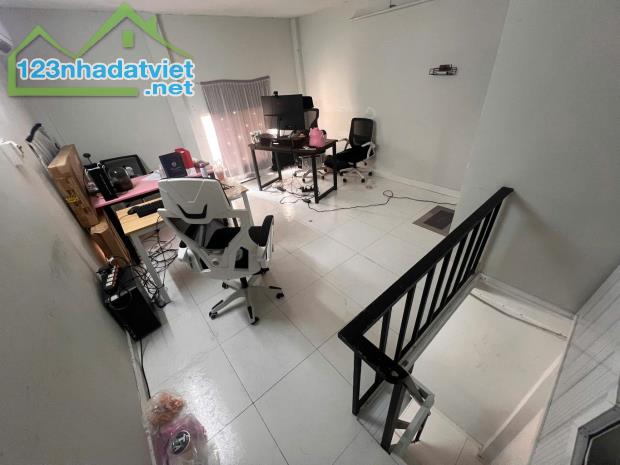 Cơ Hội Kinh Doanh Vàng! Mặt Tiền Đường Võ Liêm Sơn Q8 Ngang 4m Dài 20m Chỉ 14 Tỷ TL - 3