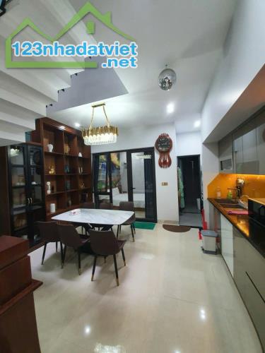 Săn ngay nhà đẹp + dãy nhà trọ có dòng tiền tốt gần biển Mỹ Khê, Q.Sơn Trà, TP. Đà Nẵng - 4
