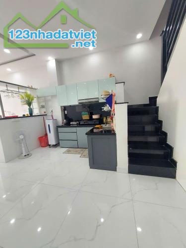Bán nhà riêng Nguyễn Thị Thập P.Tân Phú ,Quận 7 ,4m x11m x2 Tầng . - 4
