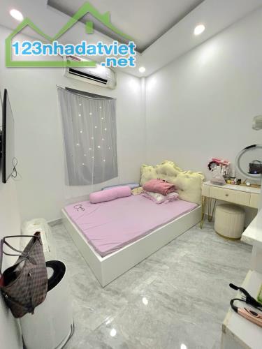 Bán nhà riêng Nguyễn Thị Thập P.Tân Phú ,Quận 7 ,4m x11m x2 Tầng . - 3
