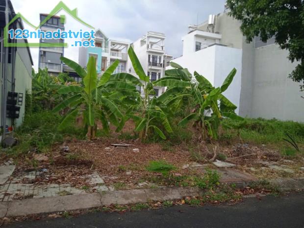 Ngộp, lô đất 11300m2, cạnh Đông Tăng Long, bank định giá 190 tỷ, bán 140 tỷ - 1