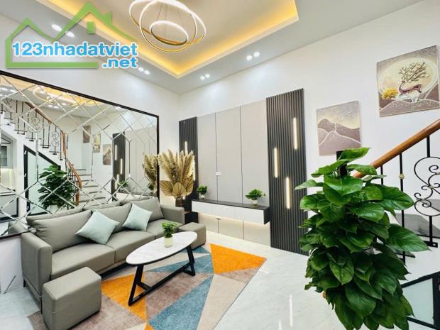 Nhà Kim Mã, Ba Đình 30m2 x mặt tiền 5.8 - Ngõ thông thoáng.