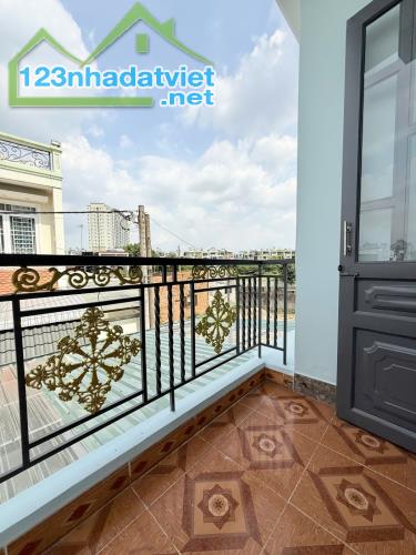 QUẬN 12- HIỆP THÀNH-NHÀ MỚI VÀO Ở NGAY-107M2, 3 TẦNG NGANG 5.6M CHỈ 5 TỶ 800 - 4