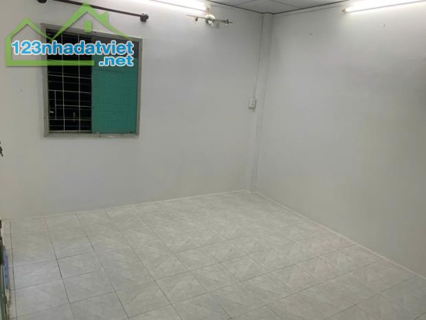 HÀNG ĐỘC QUYỀN GIÁ TỐT KHÔNG CÓ CĂN THỨ 2 - PHAN VĂN HỚN - 32m2 - NGANG 4M - KHÔNG QUY - 2