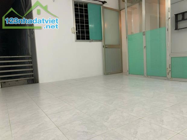 HÀNG ĐỘC QUYỀN GIÁ TỐT KHÔNG CÓ CĂN THỨ 2 - PHAN VĂN HỚN - 32m2 - NGANG 4M - KHÔNG QUY - 4
