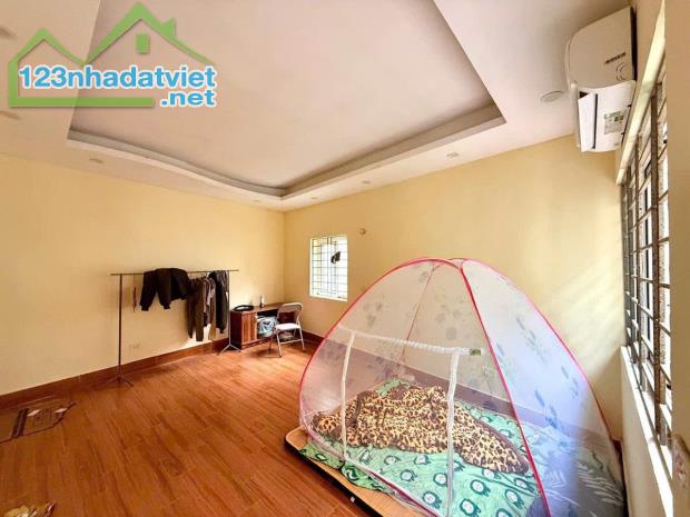 NHÀ TẠI PHỐ LÁNG HẠ - TRUNG TÂM ĐỐNG ĐA - 2 THOÁNG - NỞ HẬU - MẶT TIỀN ĐẸP - Ô TÔ CÁCH 10M - 2