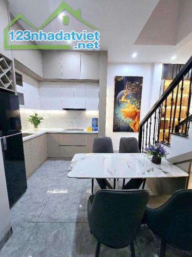 Bán nhà ll Quân , nhà xây 5 tầng 40m2 thiết kế 3 ngủ rộng rãi ngay gần oto - 3