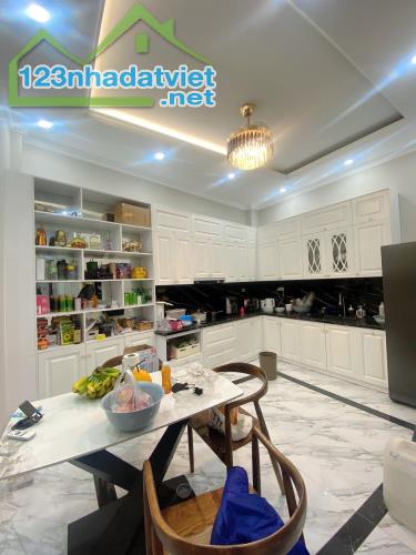 Bán nhà riêng Nguyễn Khang, Cầu Giấy 5T mới đẹp 34m2 MT 4.6m nhỉnh 6 tỷ gần ô tô - 2