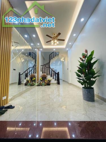 Siêu Hiếm, Phân Lô Ô Tô Vào Nhà Sát Phố 42M2 5T Ở Kết Hợp Văn Phòng Giá 10.8 Tỷ